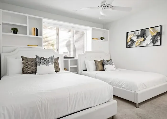 Live Blissfully Holiday home Phoenix